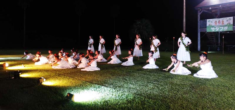 毎年７〜８月の毎土曜の夜、全国のダンサーが競演するサタデーフラ